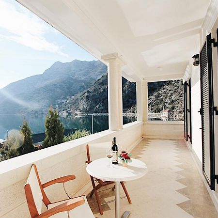 Villa Teuta Рисан Екстериор снимка