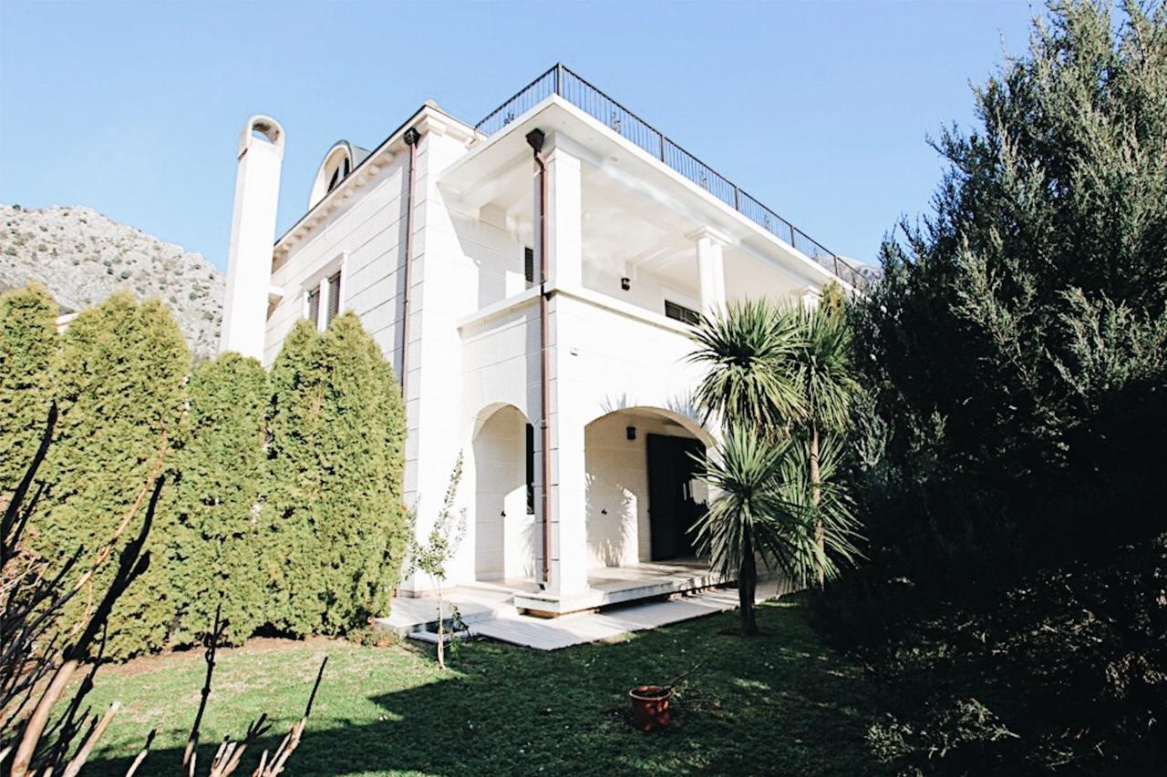 Villa Teuta Рисан Екстериор снимка